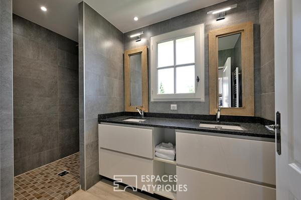 Elégante maison avec piscine et vue dégagée à deux pas du centre historique