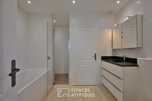 Elégante maison avec piscine et vue dégagée à deux pas du centre historique