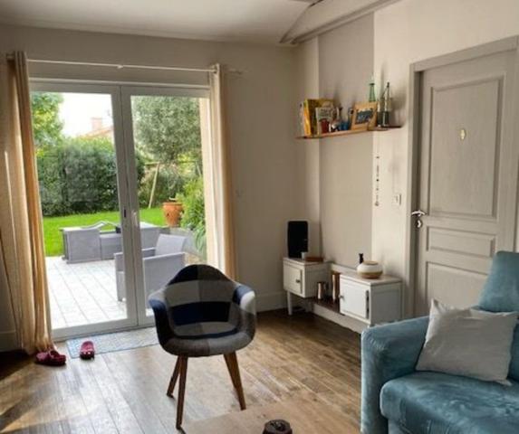 Maison familiale lumineuse avec suite parentale et grand terrain 1102 m2 Pornic