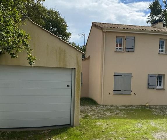 Maison familiale lumineuse avec suite parentale et grand terrain 1102 m2 Pornic
