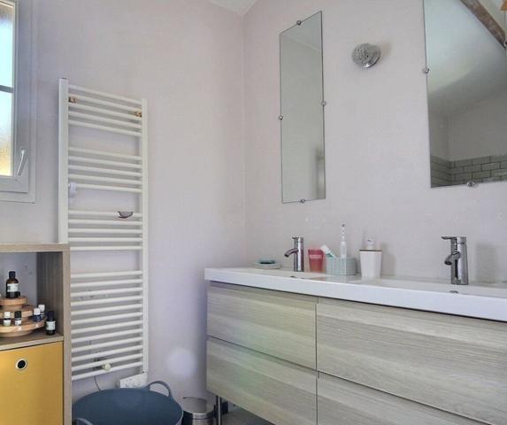 Maison familiale lumineuse avec suite parentale et grand terrain 1102 m2 Pornic