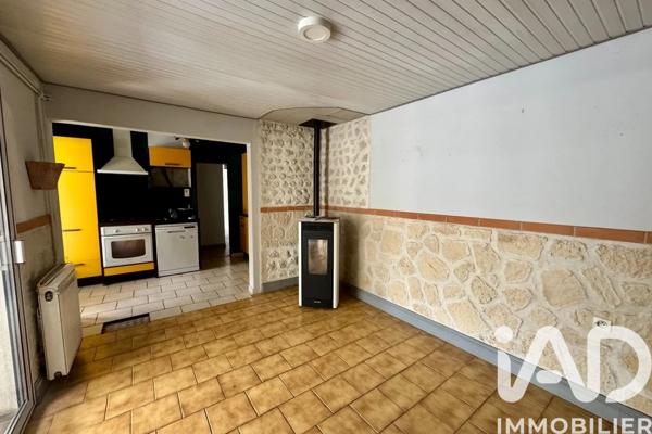 Maison à vendre 5 pièces 102 m² Châteauneuf-sur-Charente