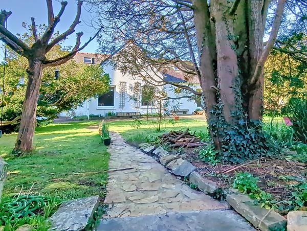 Maison en centre-ville avec jardin