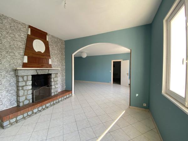 MAISON DE VILLAGE AVEC PISCINE ! Bussiere badil