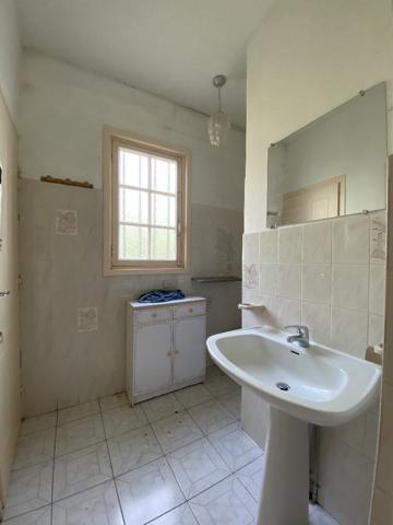 MAISON DE VILLAGE AVEC PISCINE ! Bussiere badil