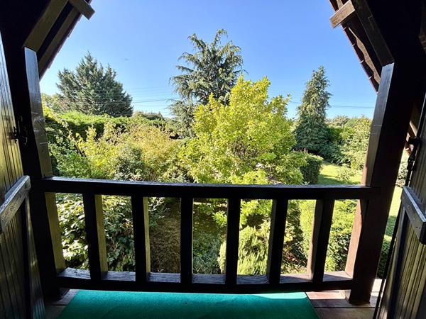 Maison 7 pièces 162.7 m2 - 4 chambres - sous sol total - cuisine américaine .