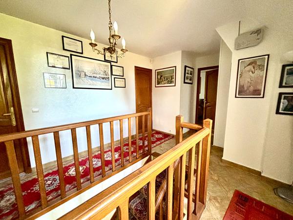 Maison 7 pièces 162.7 m2 - 4 chambres - sous sol total - cuisine américaine .