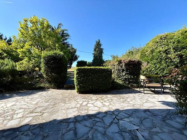 Maison 7 pièces 162.7 m2 - 4 chambres - sous sol total - cuisine américaine .