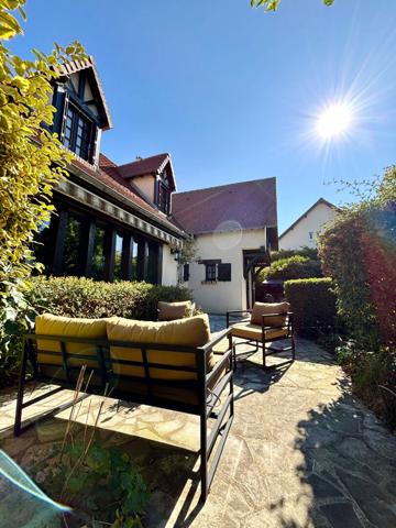 Maison 7 pièces 162.7 m2 - 4 chambres - sous sol total - cuisine américaine .