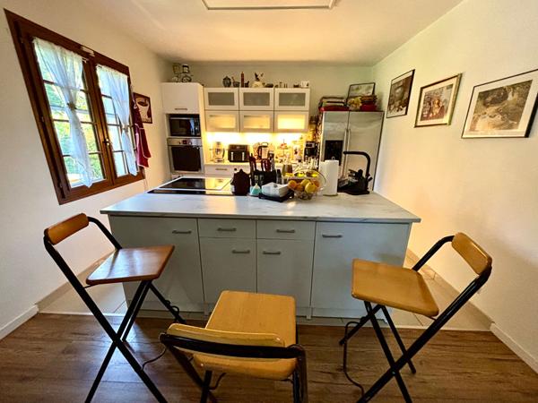 Maison 7 pièces 162.7 m2 - 4 chambres - sous sol total - cuisine américaine .