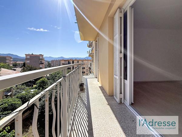 Appartement T1 - 34 m² - Ajaccio - Ascenseur - centre ville