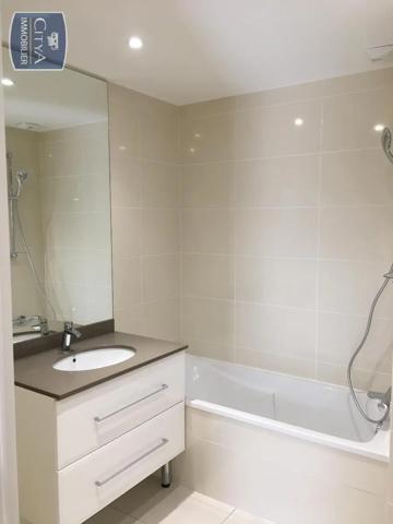 Appartement à louer 2 pièces 45.92m² Saint-Didier-au-Mont-d'Or (69370)