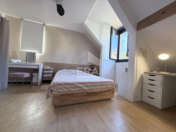 Maison d'Exception à Vendre à Créteil - Grand Standing, 6 Pièces, 167 m²