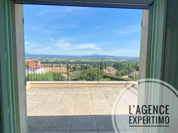 Bourg-Saint-Andéol (07700) Superbe maison de 180 m2 avec piscine et très belle vue