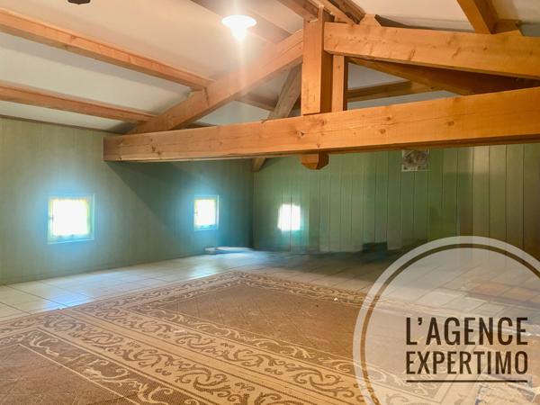 Bourg-Saint-Andéol (07700) Superbe maison de 180 m2 avec piscine et très belle vue