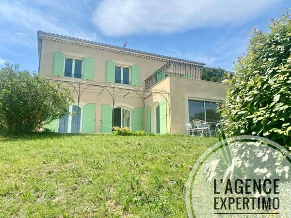 Bourg-Saint-Andéol (07700) Superbe maison de 180 m2 avec piscine et très belle vue