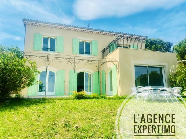 Bourg-Saint-Andéol (07700) Superbe maison de 180 m2 avec piscine et très belle vue