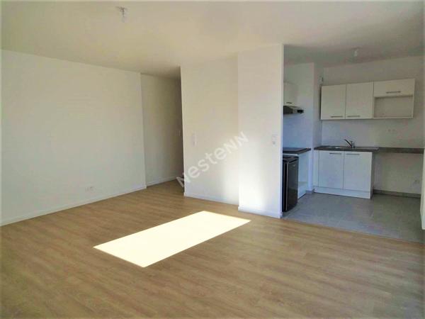T3 BBC AVEC BALCON ET PARKING - SECTEUR CERNAY DAUPHINOT