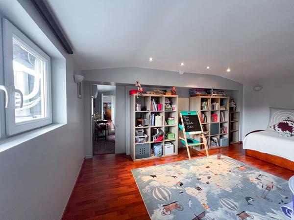 Appartement Angers/Ralliement Hyper Centre de 7 pièces de 211m², 4 Chambres, cave.