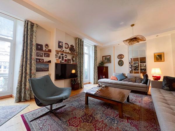 Appartement Angers/Ralliement Hyper Centre de 7 pièces de 211m², 4 Chambres, cave.