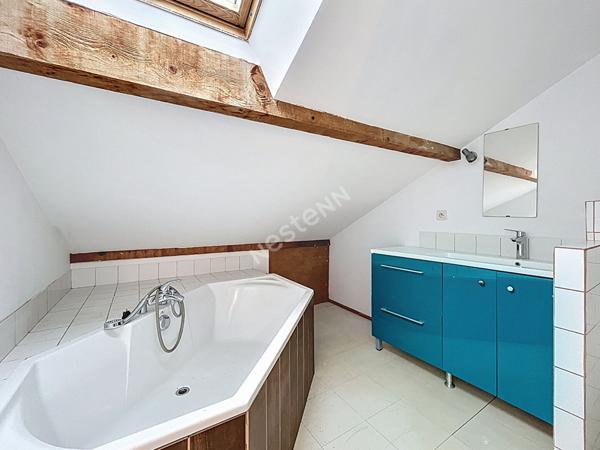 ANNECY (secteur Cran Gevrier) _ Appartement duplex 5 pièces en dernier étage avec ascenseur et cave