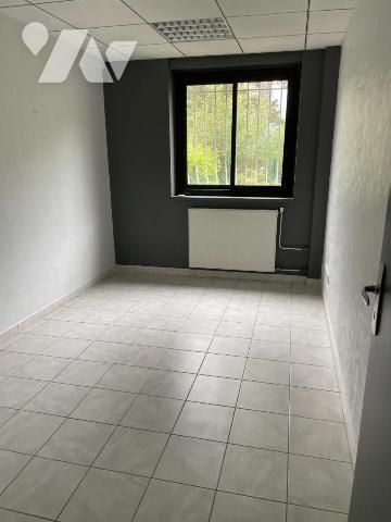 BUREAUX EN ZONE FRANCHE