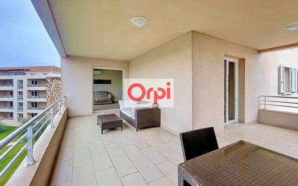Appartement à vendre    3 pièces • 63 m2 Porto-Vecchio
