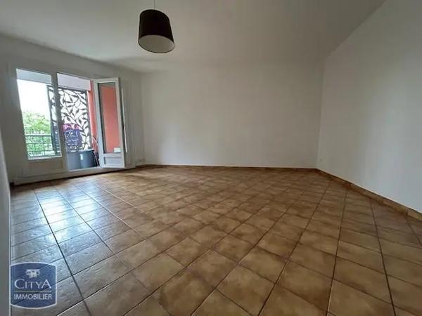 Appartement à louer 2 pièces 48.74m² Brive-la-Gaillarde (19100)