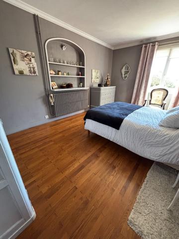 Maison de plain-pied à Fontenay Le Comte 6 pièce(s) 149 m2