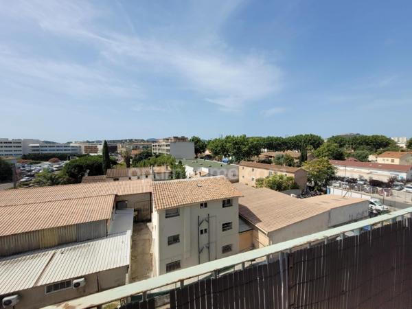 À louer T3 plein sud avec balcon, parking et cave – 279 avenue Estienne d'Orves LA SEYNE SUR MER 83500