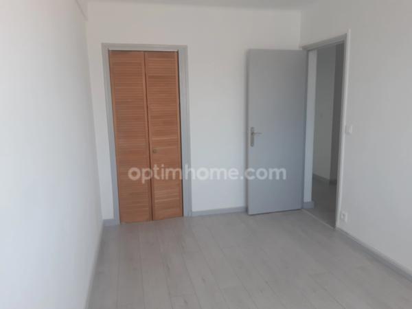 À louer T3 plein sud avec balcon, parking et cave – 279 avenue Estienne d'Orves LA SEYNE SUR MER 83500