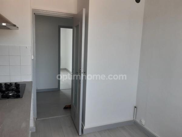 À louer T3 plein sud avec balcon, parking et cave – 279 avenue Estienne d'Orves LA SEYNE SUR MER 83500