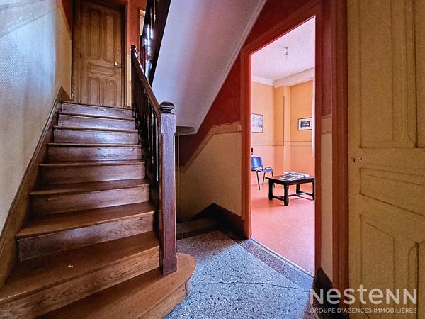 Immeuble Pompey - Immeuble de rapport - Cabinet médical + Duplex T4 vendu loué avec extérieur - Belle opportunité d'investissement - Monopropriété