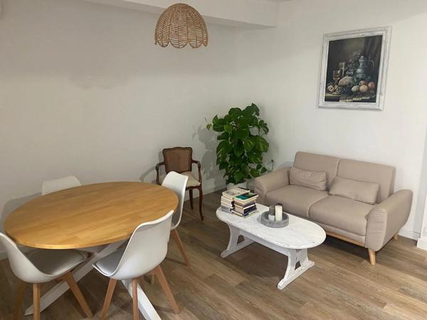 Vente                                                      Appartement
                        
                     3 pièces                      60 m2                     à Perpignan