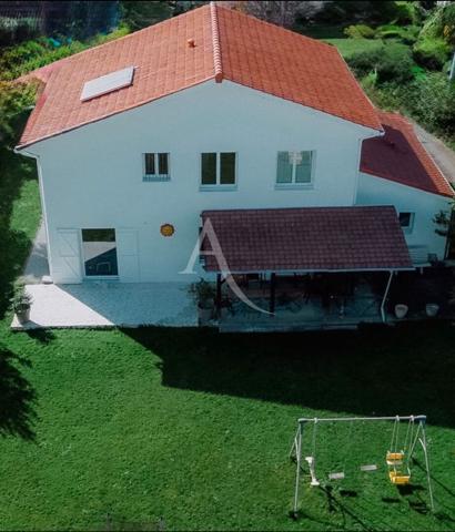 Maison rénové 6 chambres et garage