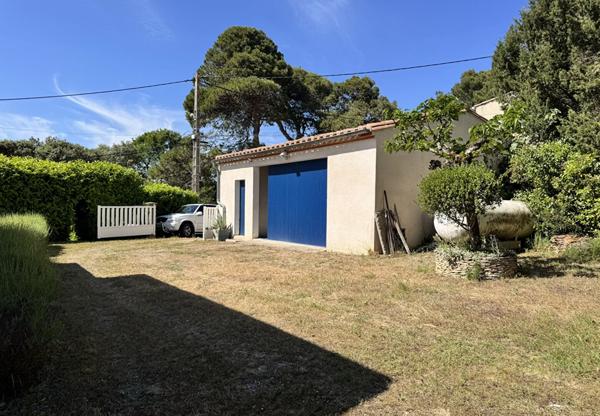 Maison indépendante à vendre à Ventenac-Cabardès avec piscine, garage 60 m² et véranda