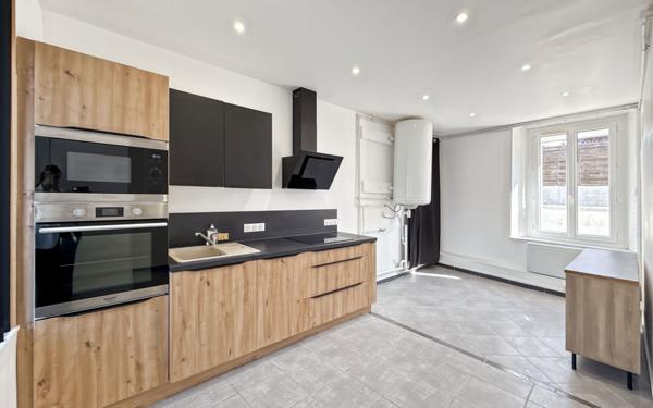 Maison à louer    3 pièces • 65,30 m2 Péronville