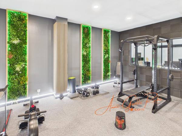 Maison contemporaine de plain-pied, 210 m², activité professionnelle possible,piscine