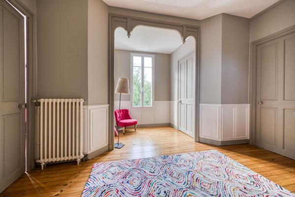 Maison de caractère sur son parc arboré à cinq minutes en vélo du marché de La Rochelle