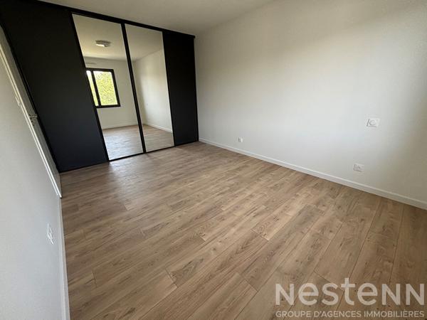 Maison contemporaine RE2020 à Sargé-lès-Le Mans ? Construction 2026, 4 chambres et garage