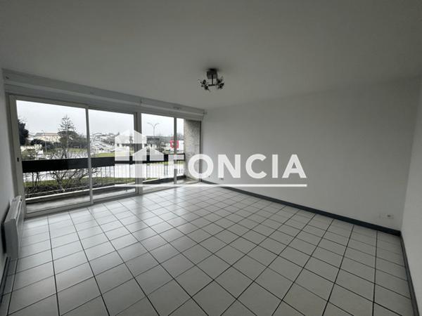 Location Appartement 2 pièces 49.34 m² - 2 AVENUE MONSEIGNEUR CHAUVIN Jonzac 17500