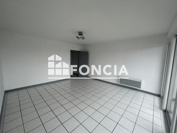 Location Appartement 2 pièces 49.34 m² - 2 AVENUE MONSEIGNEUR CHAUVIN Jonzac 17500