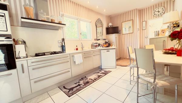 pessac villa 195m² plain-pied piscine garage terrain 2336m²