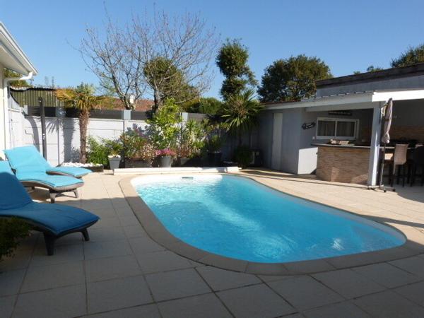 Maison 128 m² de 2010 avec piscine, cuisine d'été, garage 26 m².