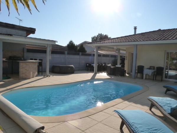 Maison 128 m² de 2010 avec piscine, cuisine d'été, garage 26 m².