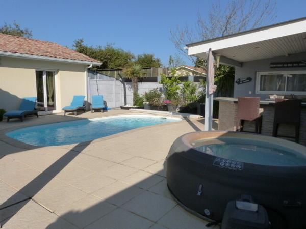 Maison 128 m² de 2010 avec piscine, cuisine d'été, garage 26 m².