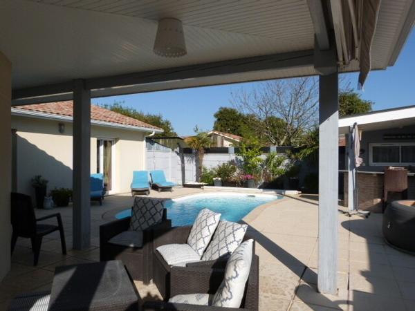 Maison 128 m² de 2010 avec piscine, cuisine d'été, garage 26 m².