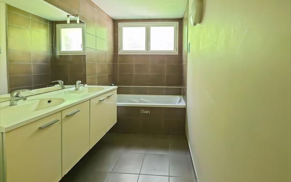 Maison à louer    6 pièces •  L'Union