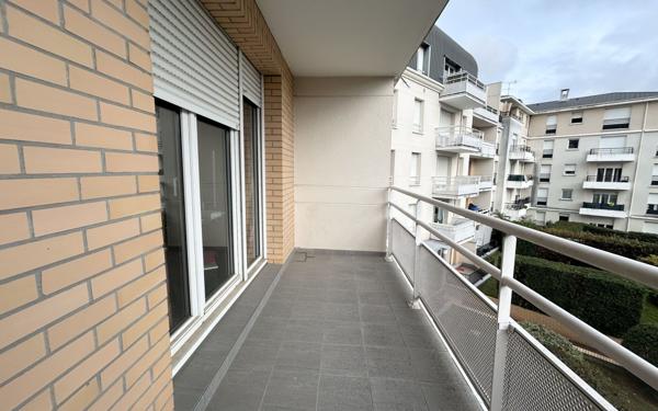 Appartement à vendre    3 pièces •  Courcouronnes