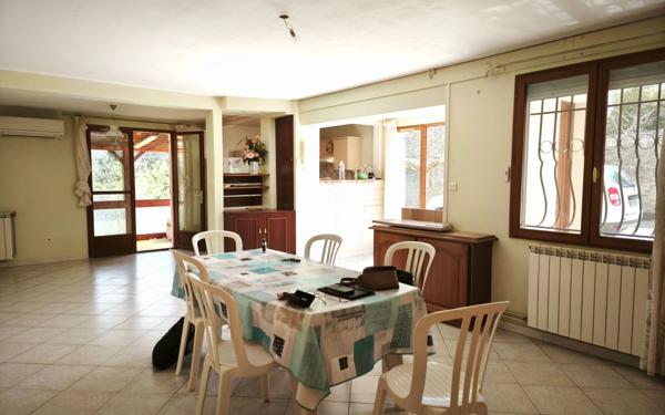 Maison à vendre    7 pièces • 160,45 m2 Aubais